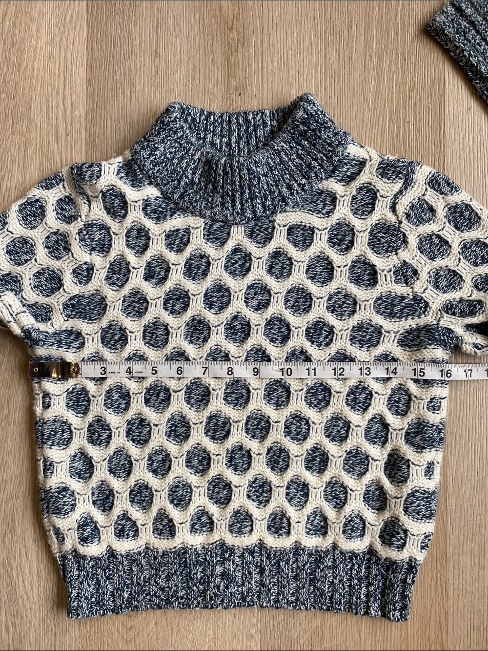 Club Monaco Honeycomb Knit Cropped Mock Neck Sweater Wool Alpaca Blue Ivory S - Picture 10 of 11